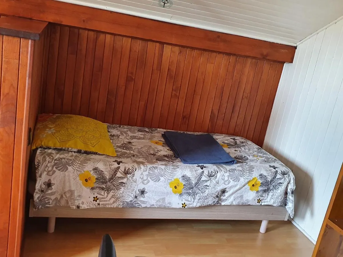 Chez Gilles Et Eveline Apartment Cruet 0*,  France